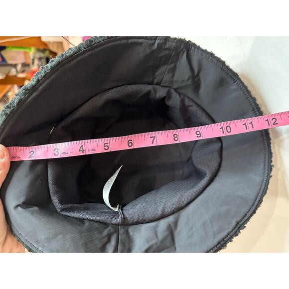 NWT Lululemon textured fleece bucket hat - Picture 6 of 11